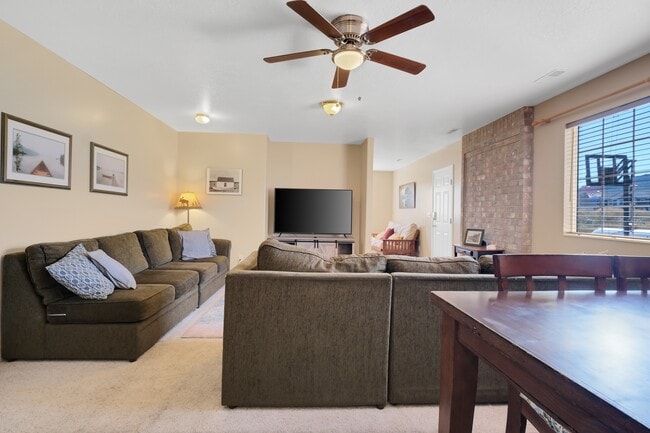 Building Photo - 129 N 100 W Rental