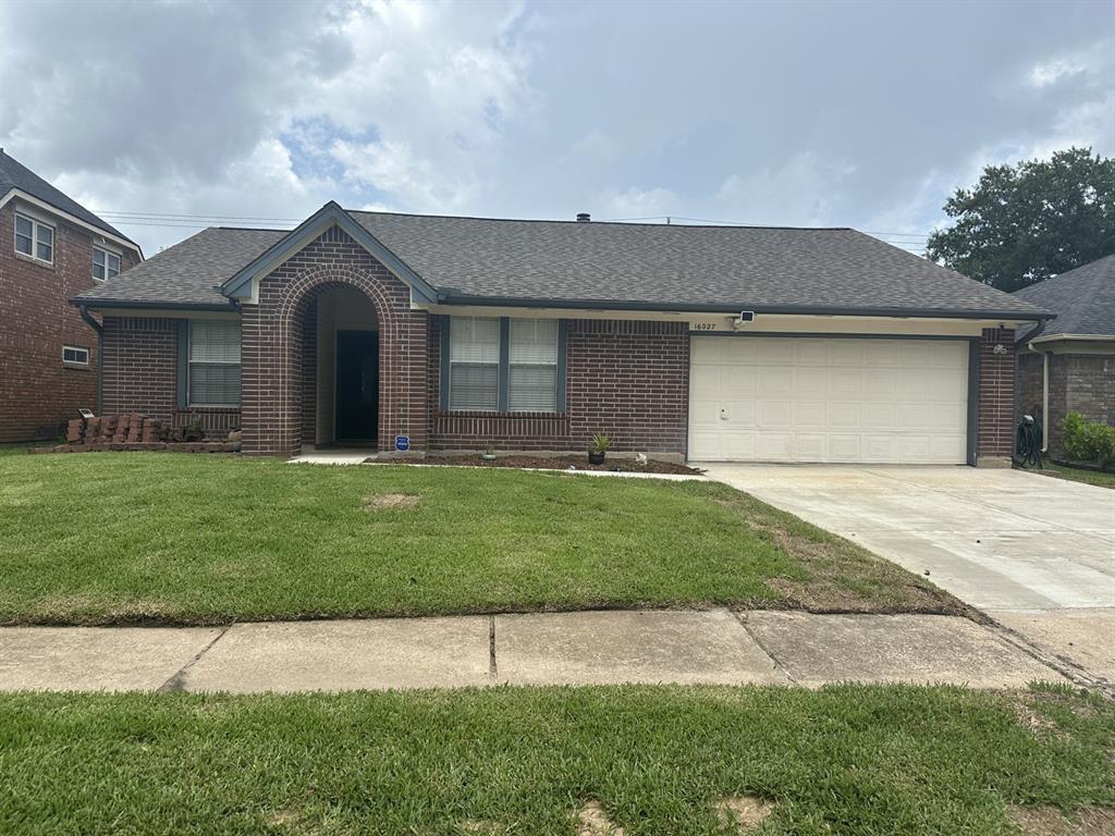 Photo - 16027 Surrey Woods Dr Casa