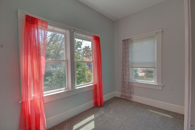 Building Photo - SL LUN520 Unit #3 Rental