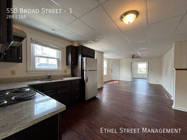 Photo - 550 Broad St Unidad 1
