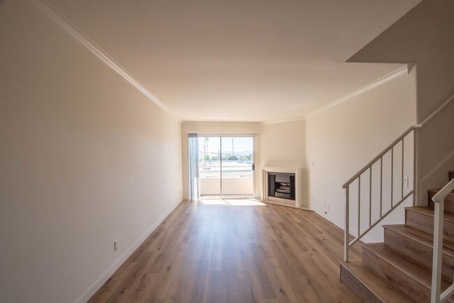 Photo - 6041 Fulton Ave Unidad 204