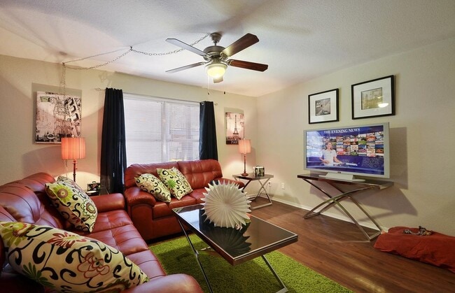 Photo - 1900 Burton Dr Unidad 113