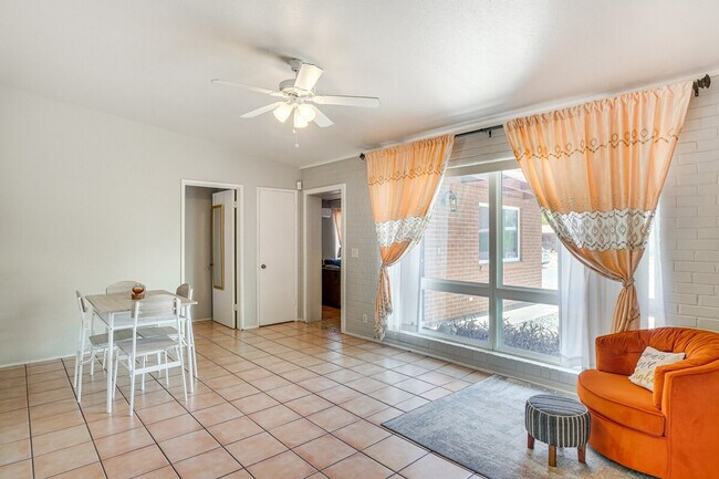 Photo - 858 E Alturas St Unidad ID1385820P