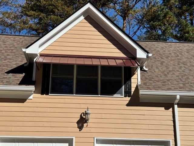 Upstairs awning - 4640 Chestatee Pointe Unit A