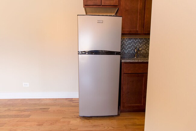 Photo - 909 W Cornelia Ave Unidad J08P