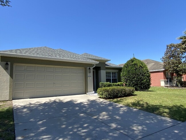 Building Photo - **Available 1st week of September, Spaciou... Rental
