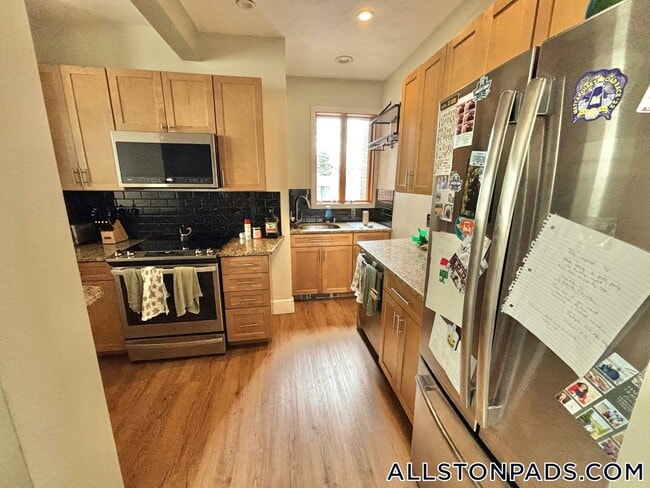 Photo - 77 Easton St Unit 1
