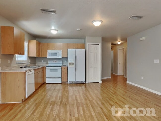 Photo - 2835 31st Ave E