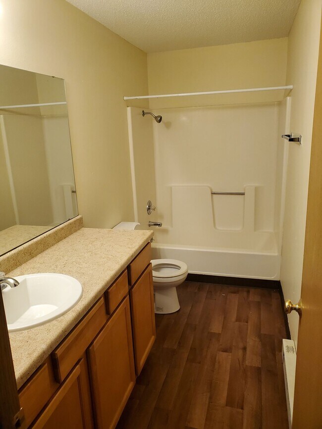 Sunrise Crest Apartments