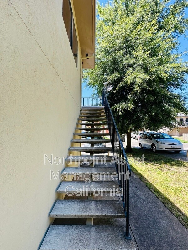 Photo - 10803 Coloma Rd Unit 4