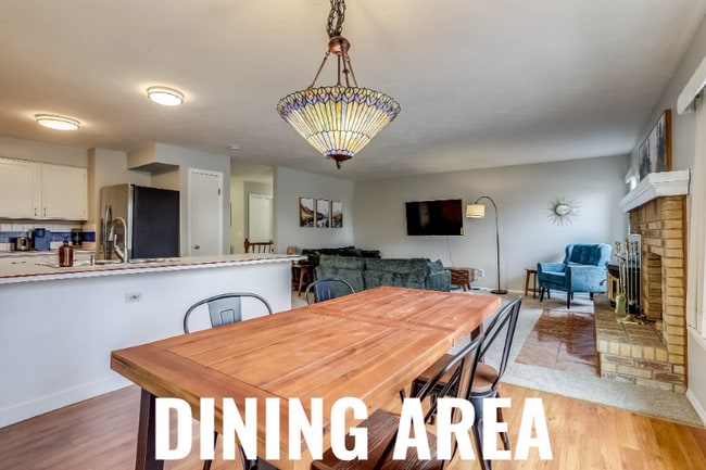 Building Photo - 3149 Oak Cir N