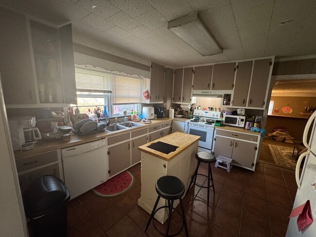 Photo - 168 Roy E Brown Rd