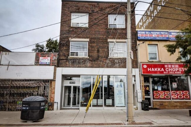 Photo - Danforth & Victoria Park Apartments Unit Bachelor