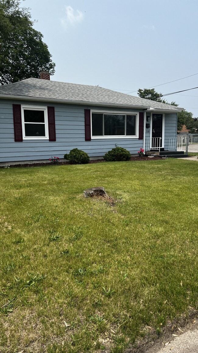 Photo - 1300 Lane St House
