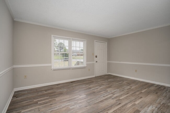 Photo - 1724 Vernon Rd