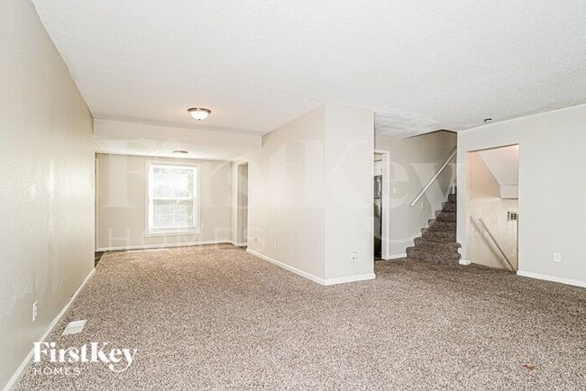Photo - 6680 Foxshire Dr