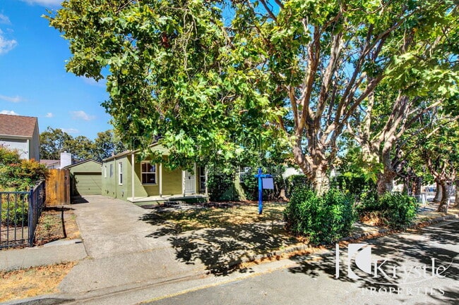 Photo - 579 Cedar St