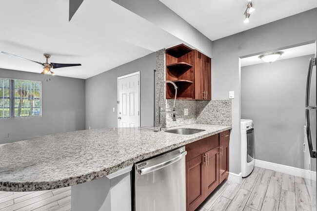 Photo - 1263 SW 46th Ave