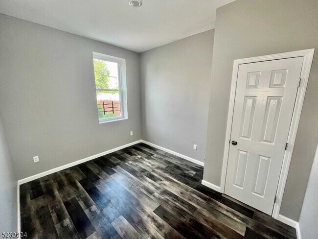 Photo - 71 Irving St