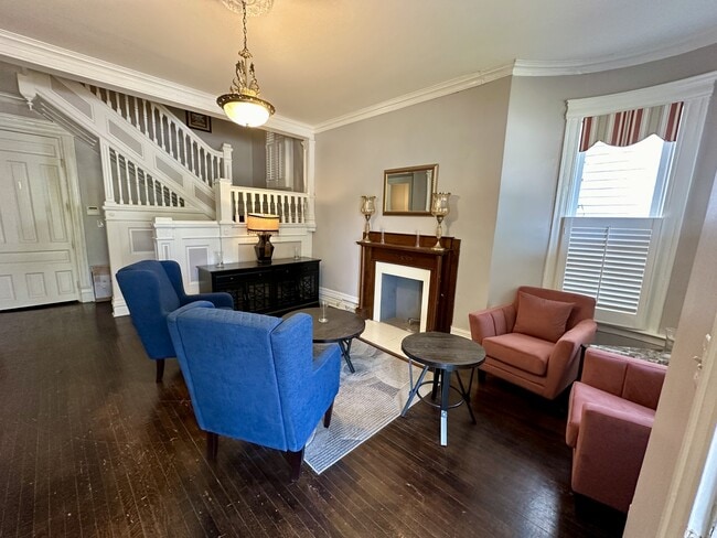 Photo - 1439 6th Ave