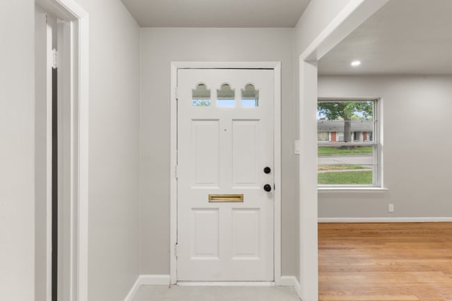 Photo - 1202 Spruce Dr