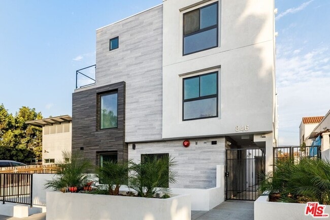 Building Photo - 846 N Alta Vista Blvd Unit 105