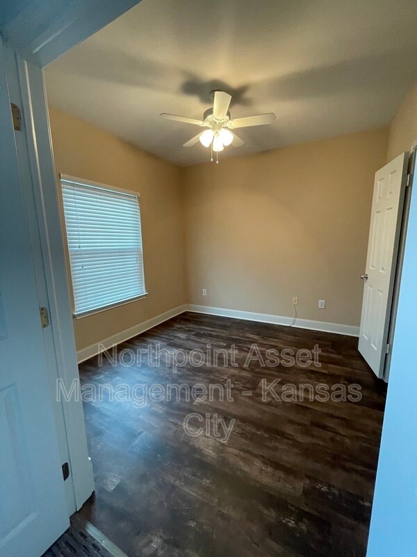 Photo - 11614 Tomahawk Creek Pkwy