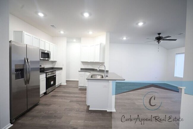 New construction in Jonesboro - beautiful 3bed / 2 bath home - Nettleton!!