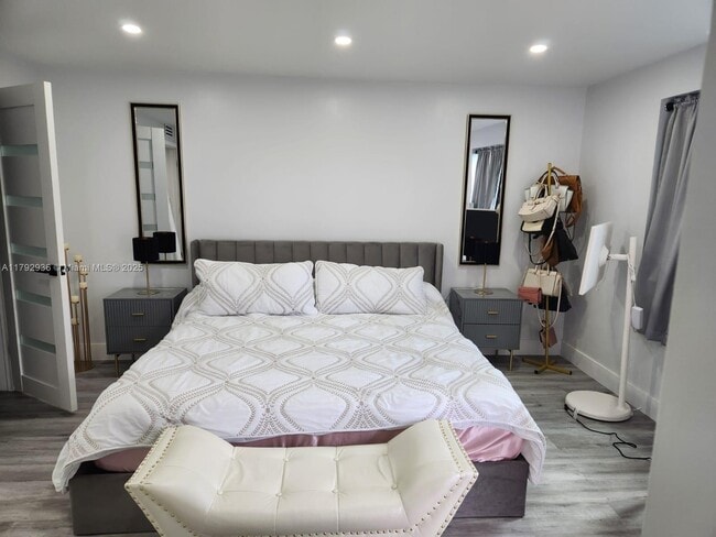 Building Photo - 17000 NW 67th Ave Unit 311 Rental