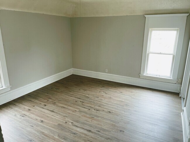 Photo - 416 Broadway St NE Unit 2