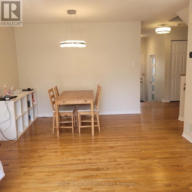 Photo - 238 Claridge Dr