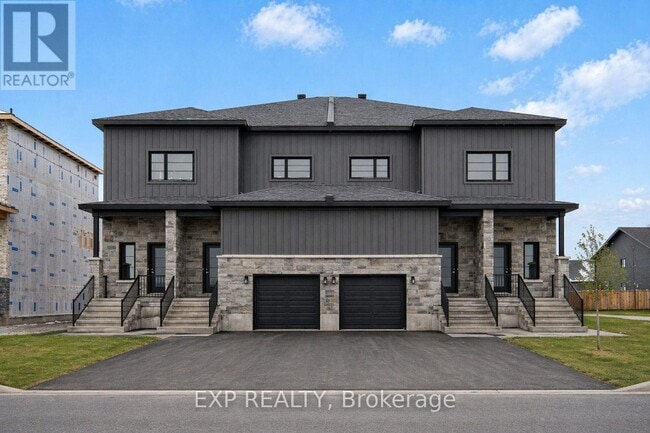 Photo - 440 Falcon Ln