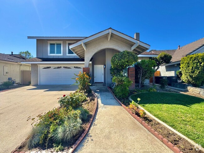 Building Photo - Beautifully Remodeled 3Bd/3Ba Home w/ Loft...