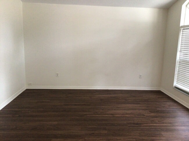 Photo - 715 Somerstone Dr