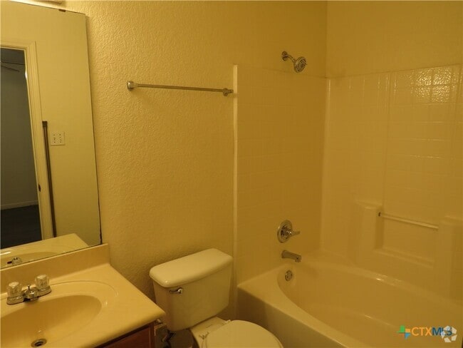 Building Photo - 1602 Dugger Cir Unit B Rental