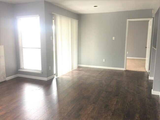 Photo - 2025 Augusta Dr