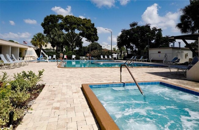 5660 80th St N Unit A-208