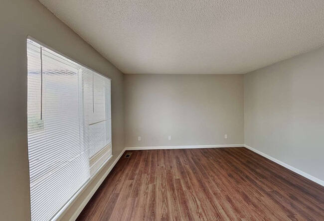 Photo - 1850 S Zeno Way