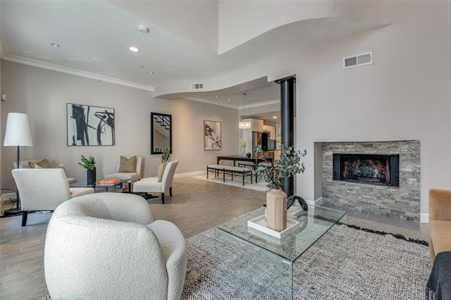 Building Photo - 4040 Avondale Ave Unit 402