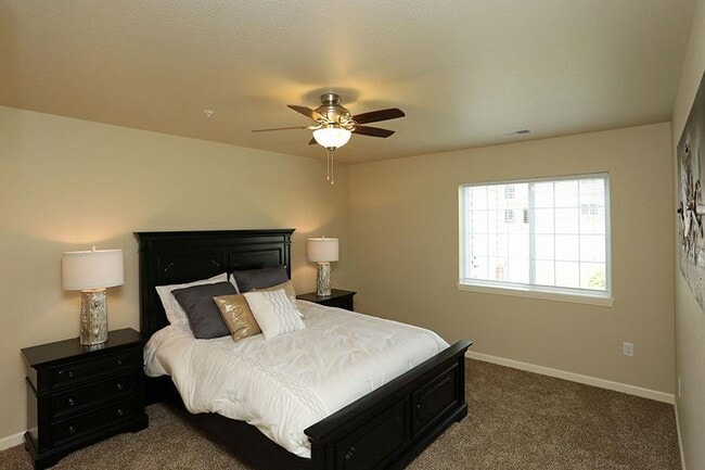 CRANBERRY CREEK APARTMENTS