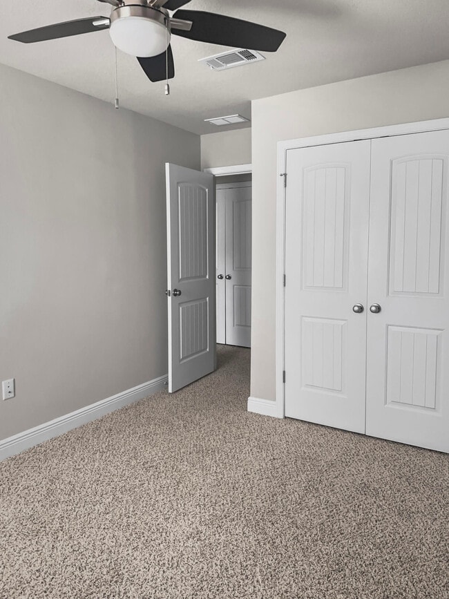 25 Crossing Ln