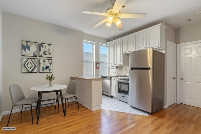 Photo - 734 Adams St Unidad 4d