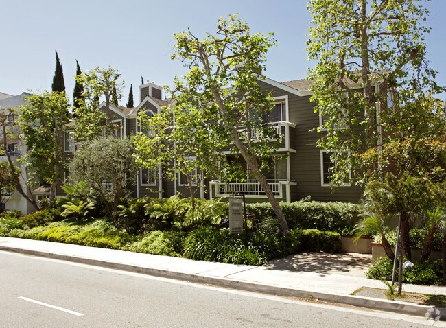 Photo - 1541 S. Bundy Drive