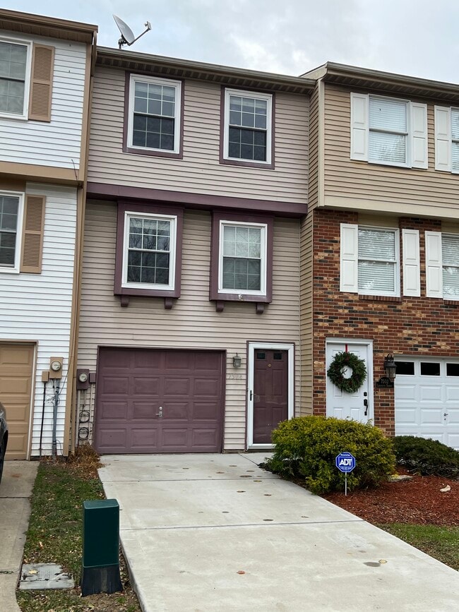 Photo - 7504 Lafayette Sq Townhome