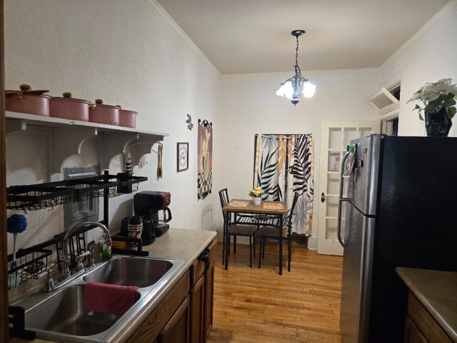 Photo - 2215 Marion St