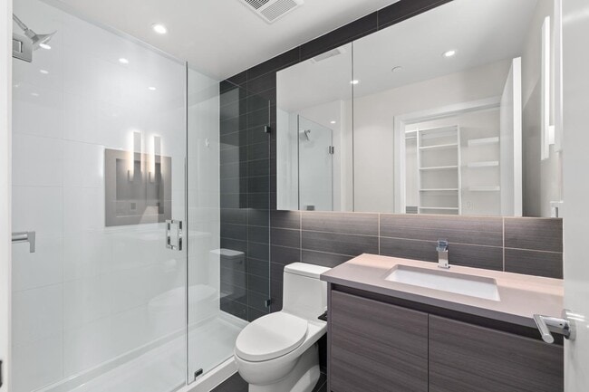 Photo - 3538 Sawmill Cres