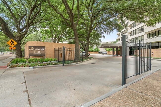 Photo - 14 Greenway Plz Unit 26O