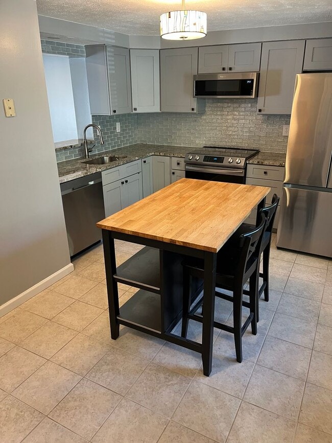 Photo - Beautiful 2 Bedrooms 2.5 Bathroom luxury 3 level Townhouse location in the Rockburn Commons Commu...