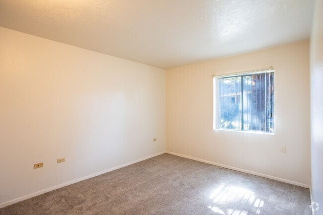 2BD, 2BA - 943SF - Second Bedroom