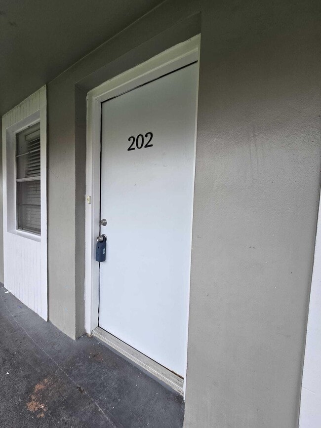 Photo - 1201 SW 52nd Ave Unit 202-2